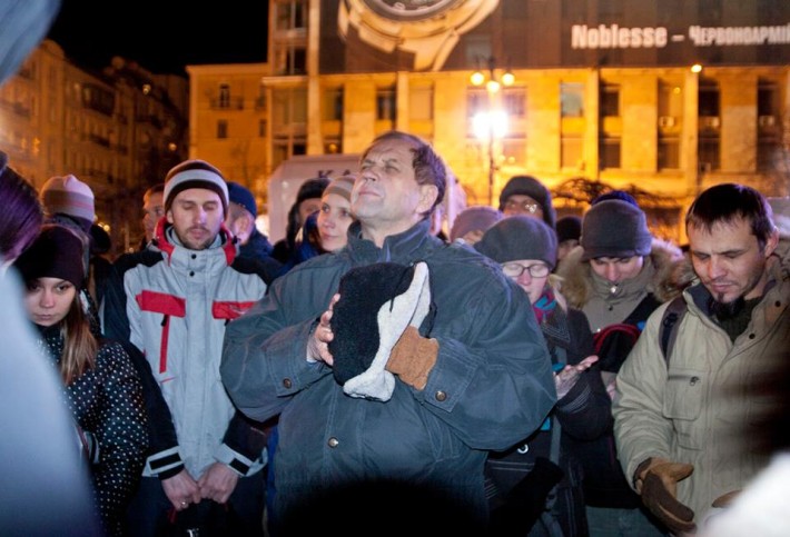 Щовечора о 20.00 на Майдані відбувались вуличні міжконфесійні молитви за Україну