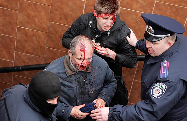 1-Kharkiv-pro-Russian-provocateurs-beat-citizens-MVasin
