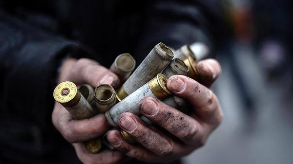 5-Maidan-EuroMaidan-Berkut-gun-riot-police-Kyiv-Ukraine-MVasin