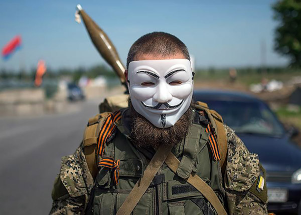 3-Russian-gunmen-militant-kadyrovtsy-in-Donbas-Ukraine-protest