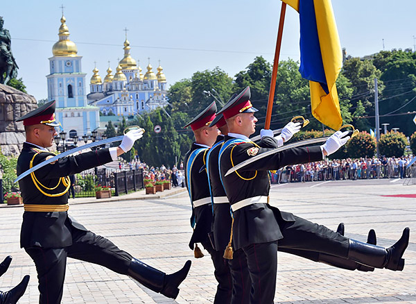 6-Petro-Poroshenko-sworn-inauguration-President-Ukraine-MVasin
