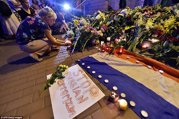 7-MH17-embassy-Ukraine-Plane-Crash